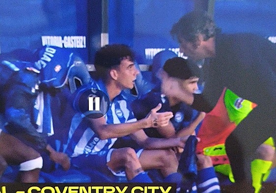 Ángel Pérez se disculpa tras el incidente del banquillo en el Alavés-Getafe: «Fue un momento de frustración conmigo mismo»