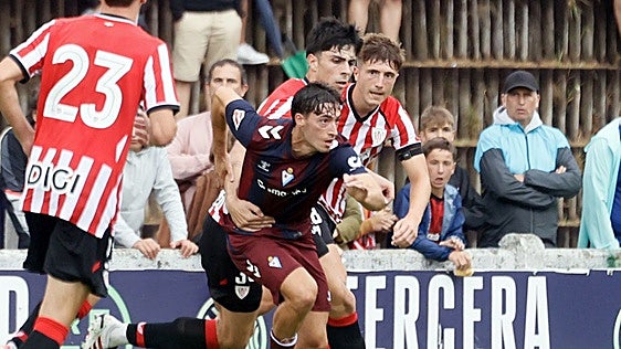 Monreal, Yeray y Rego encabezan el ranking de minutos en pretemporada