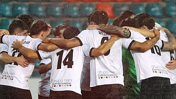 El Salamanca de Muniain vence en la prórroga al Derio en un partido loco con ocho goles, la mitad de penalti