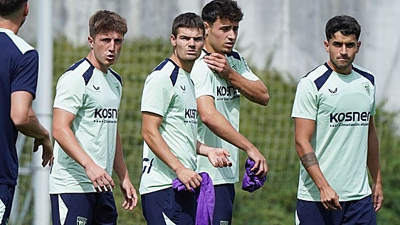 Canales vuelve al grupo y se apunta al Alavés