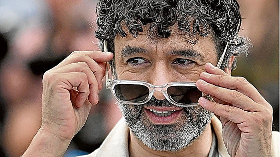 Rodrigo Sorogoyen: «Antes un director podía tener hijos y su carrera seguía igual, porque no los criaba él»