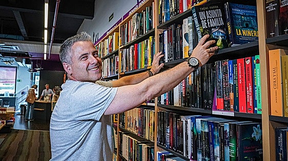 Unai Goikoetxea: «Parece que la novela negra se ha convertido en una radiofórmula literaria»