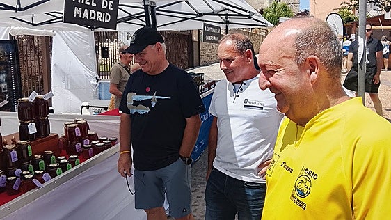 La afición arraunlari degusta la sierra de Madrid