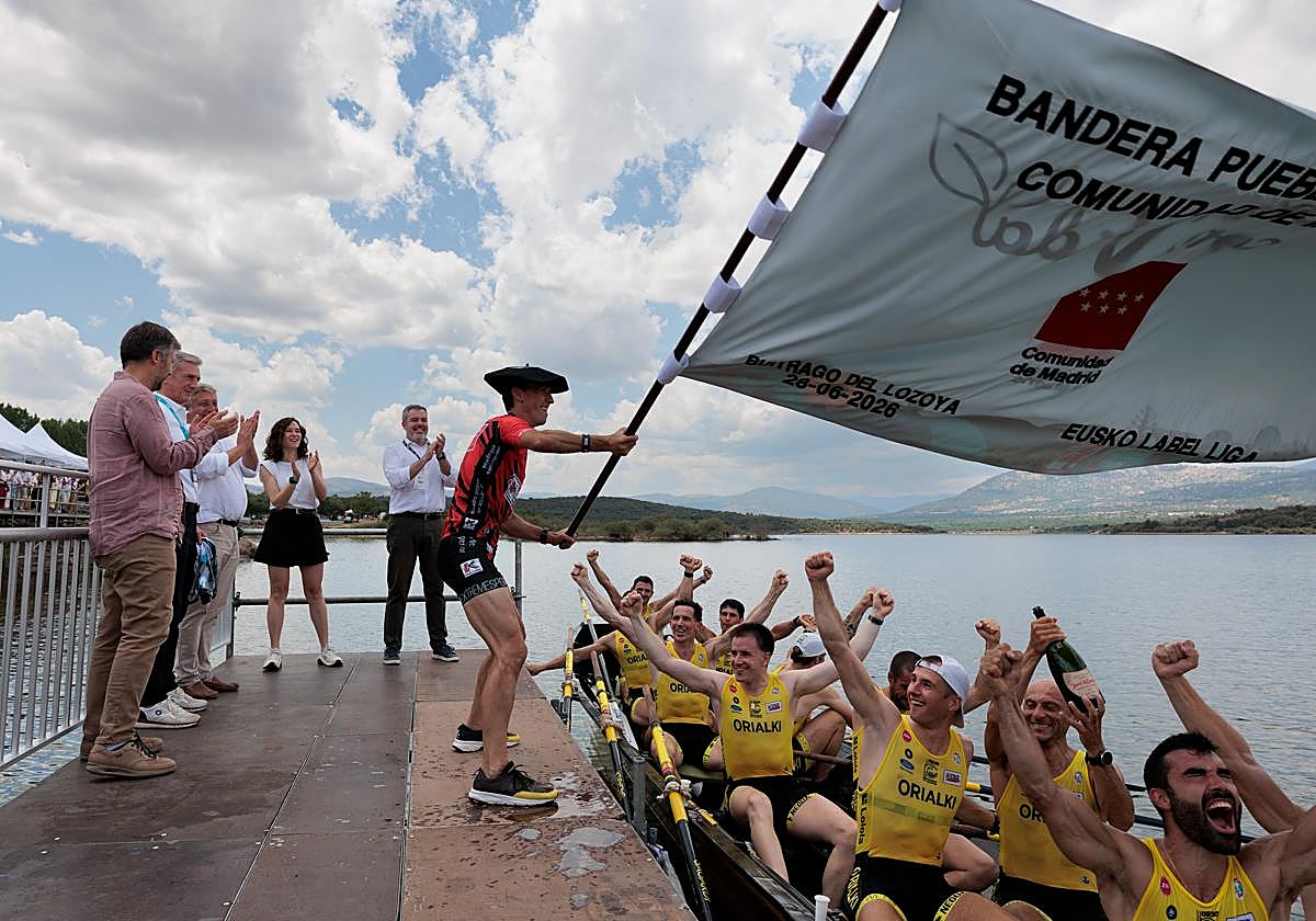 Orio marca el camino en la novedosa regata de Madrid