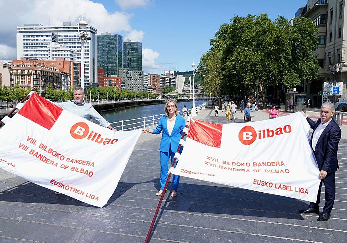 Las traineras de élite atracan en Euskadi vía Bilbao tras el exitoso estreno en Madrid