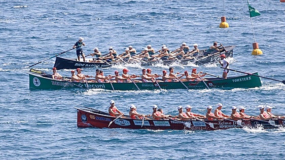 Deusto y Zarautz se juegan el título en el Villa de Bilbao