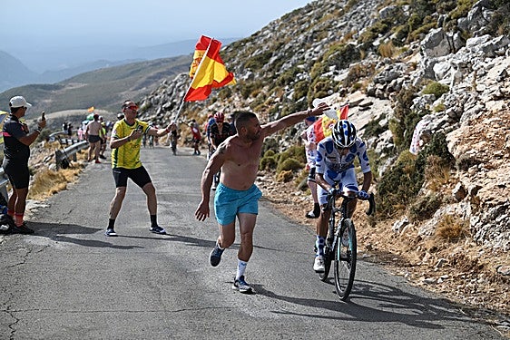 La Vuelta recorta 80 kilómetros la etapa de Córdoba por el calor extremo