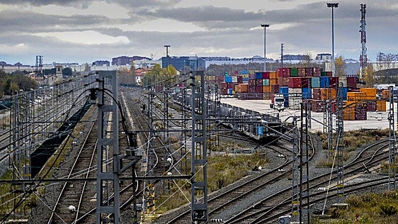 Las instituciones y MSC moverán 50.000 contenedores de mercancías por Vitoria