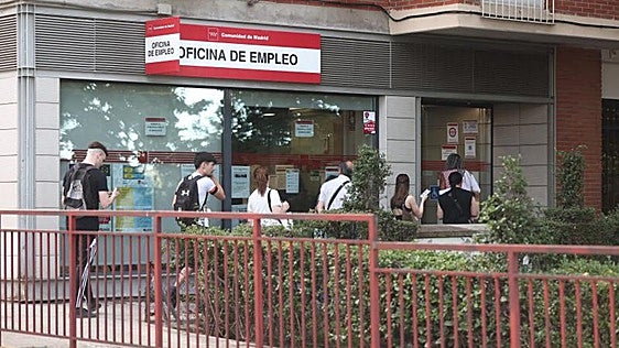 El SEPE denegará el subsidio de mayores de 52 años si los 15 años de cotización exigidos se alcanzan con un convenio especial