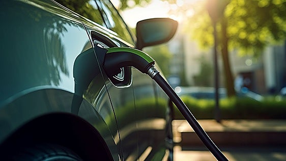 Los coches electrificados siguen al alza y ya suponen casi tres de cada diez ventas en Euskadi