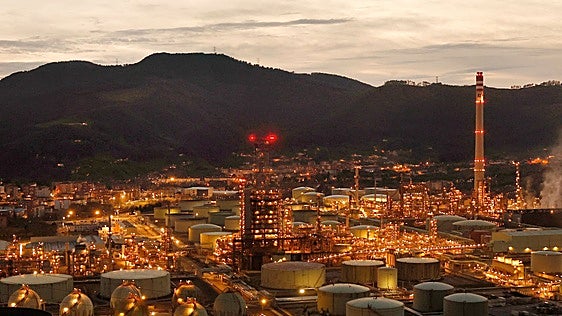 Las exportaciones vascas repuntan un 11,5% en julio gracias al tirón de Petronor