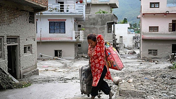 Localizan con vida a dos de los tres españoles desaparecidos en Nepal