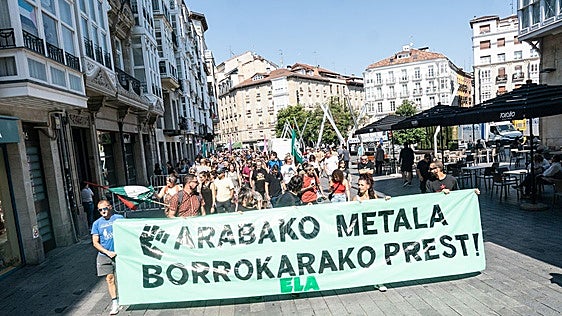 ELA y UGT acusan a SEA de llevar las negociaciones para el convenio del metal a un «callejón sin salida»