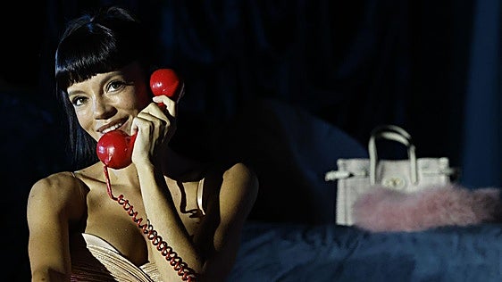 Lily Allen se desquita de las infidelidades de su ex