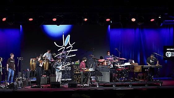 Un cierre estimulante y efectivo con Snarky Puppy