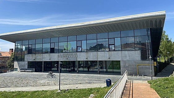 La nueva gestión de los polideportivos de Sopela se retrasa al retirarse la única empresa interesada