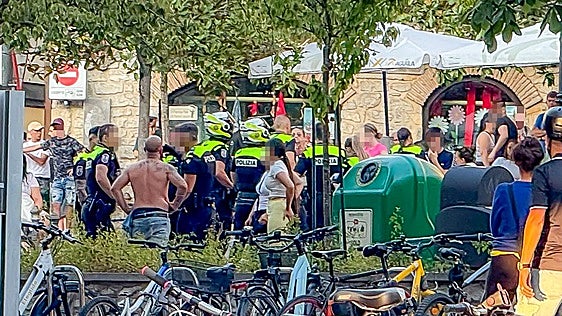 Nuevo despliegue policial en el Casco Viejo de Vitoria por las peleas multitudinarias entre vecinos enfrentados