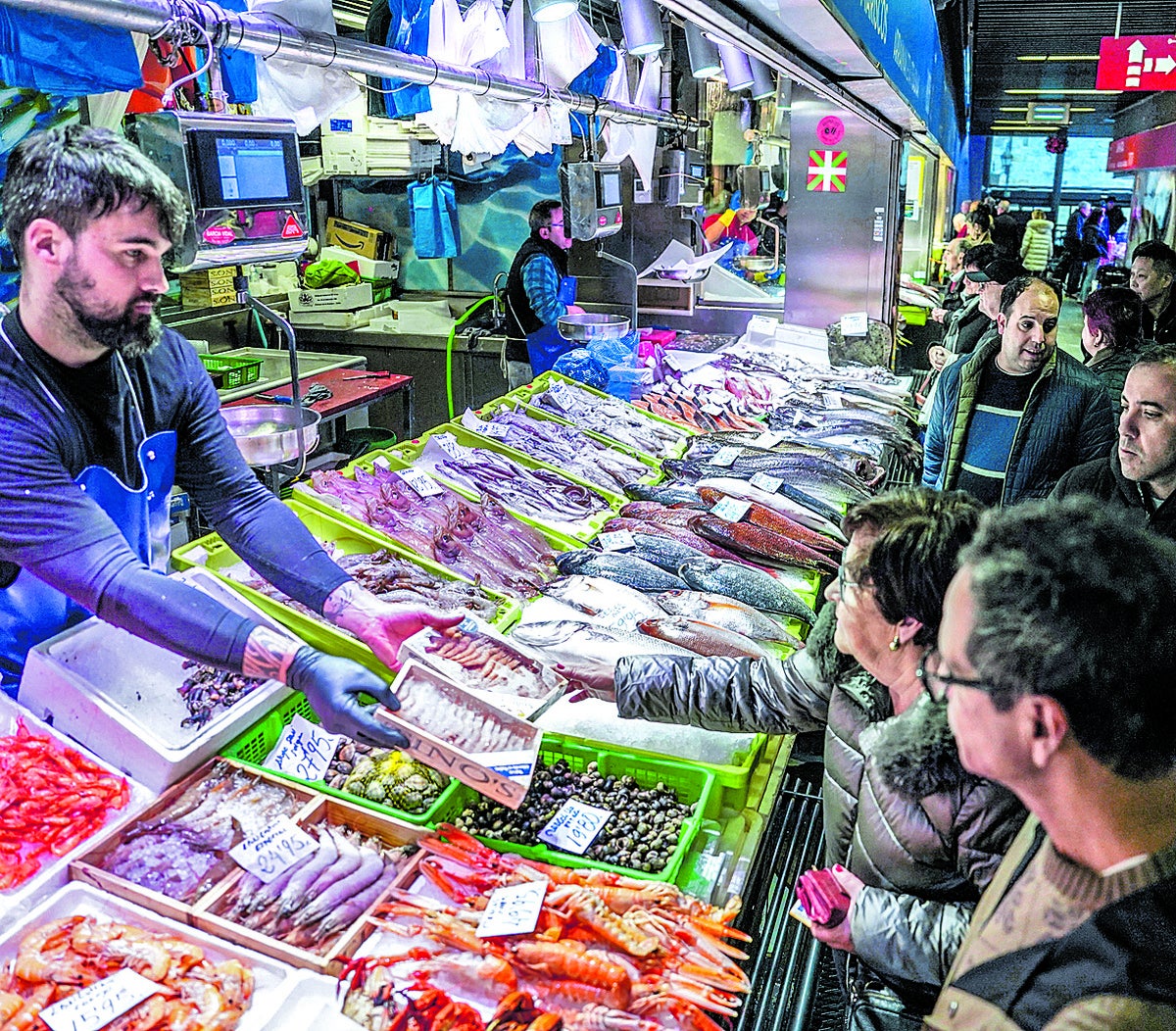 ¿Cuánto gasta cada vasco en la cesta de la compra? Solo navarros y catalanes se dejan más dinero