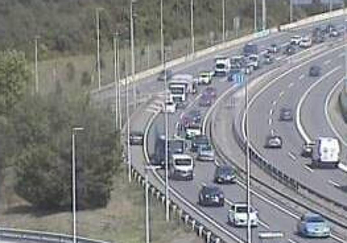 Solucionada las retenciones en la A-8 en Muskiz hacia Cantabria