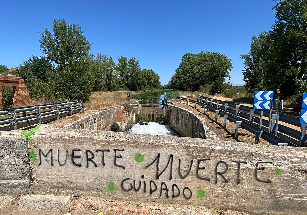 «Catorce años después siguen sin arreglar la carretera en la que murió mi hijo»