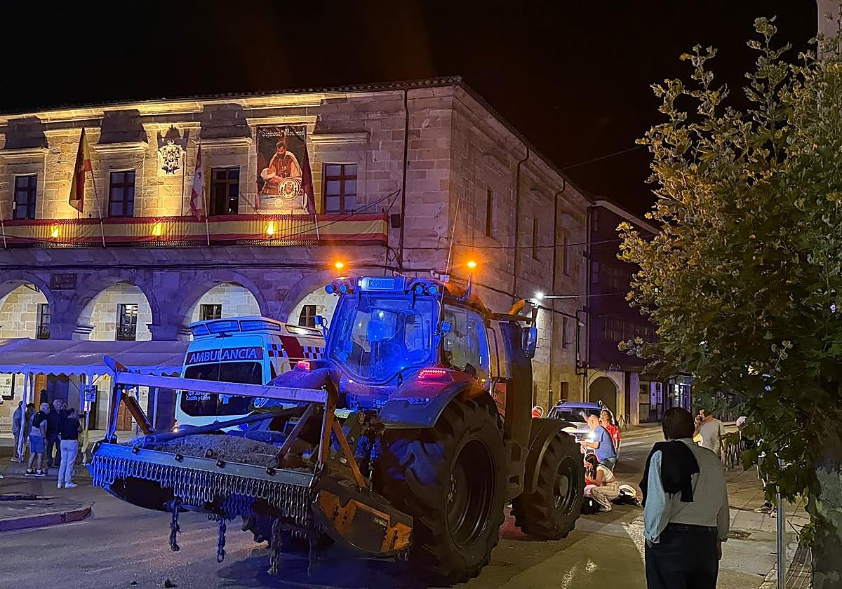 El niño vizcaíno atropellado por un tractor en Espinosa permanece en estado grave