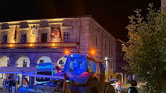 El niño vizcaíno atropellado por un tractor en Espinosa continúa muy grave