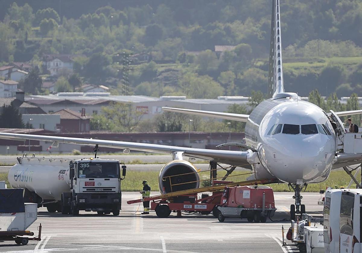 Anulan el despido de un trabajador por mal comportamiento en el aeropuerto de Loiu: «Todos los días tiene movida»