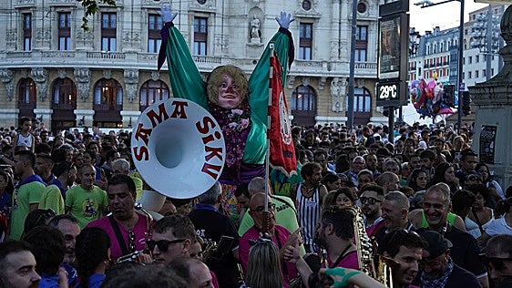 Dos millones de personas en las fiestas «más participativas de la última década»