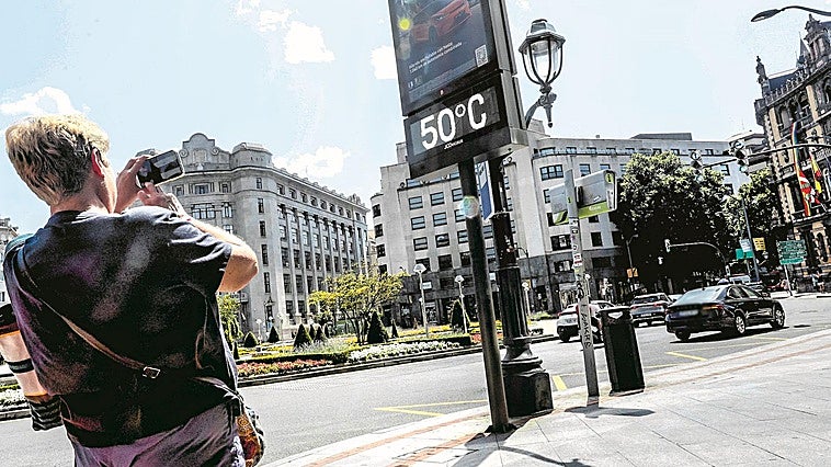 Bizkaia sufre su verano más caluroso con una de cada tres noches por encima de 20 grados