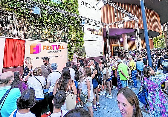 Abrazos, pintxos y supervivientes