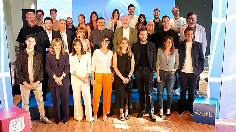 ETB estrena 'Euskal Herria Hegan' y renueva 'En Jake' «sin gritos ni estridencias»