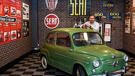 Vizcaínos locos por los Seat: «Era un coche grande, hasta hacíamos el amor en él»