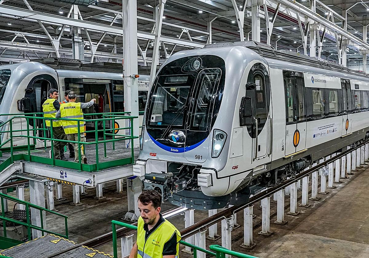 Baños para el «confort» de los pasajeros y más seguridad, así son los primeros trenes para la expansión del metro por Bizkaia