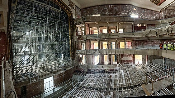 Concluyen las demoliciones en el Teatro Principal de Vitoria que comienza a 'vestirse' por dentro