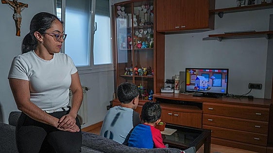 «Encerrados» por la burocracia: dos hermanos se quedan sin cole en el inicio del curso en Vitoria