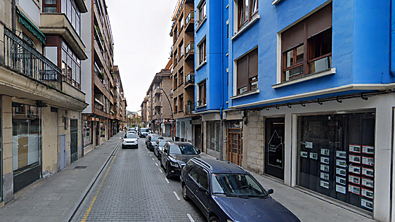 Amorebieta traslada a la calle Urbano Larrucea la parada de taxi para mejorar el acceso