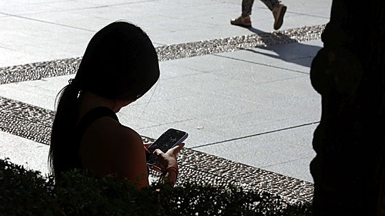 Condenado en Bizkaia a 15 años de cárcel por obligar a una niña de 13 a enviarle vídeos de contenido sexual