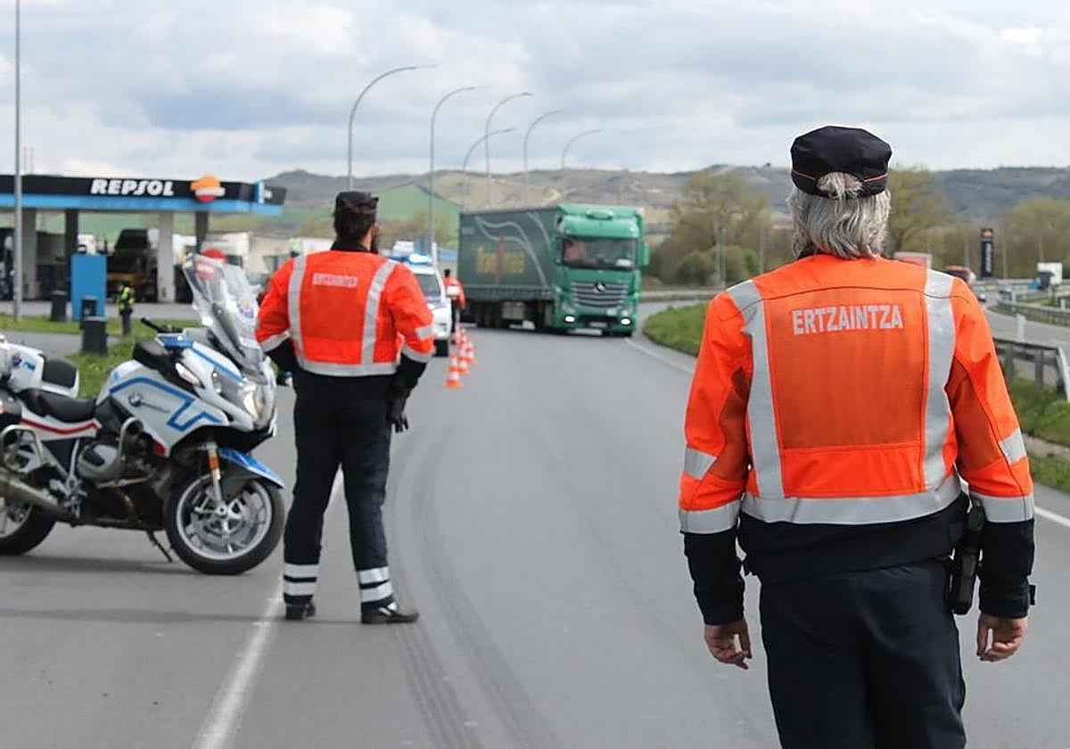 La Ertzaintza intensifica esta semana los controles de velocidad en las carreteras vascas