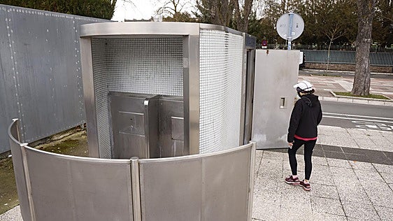 Vitoria tendrá 27 baños públicos con nuevas cabinas en Uleta, Santa Lucía y Olárizu