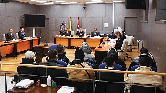 El Superior vasco eleva la indemnización al joven que sufrió una agresión homófoba «en manada» en Basauri