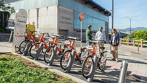 Tres nuevos puntos Bizkaibizi amplían a diez la red de Santurtzi
