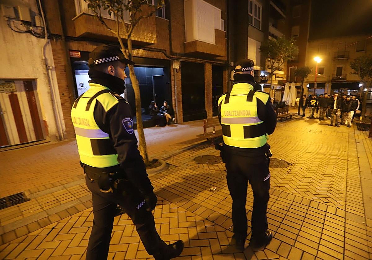 La Policía detiene varias veces en la misma semana a dos reincidentes tras cometer hasta tres robos con violencia en Barakaldo