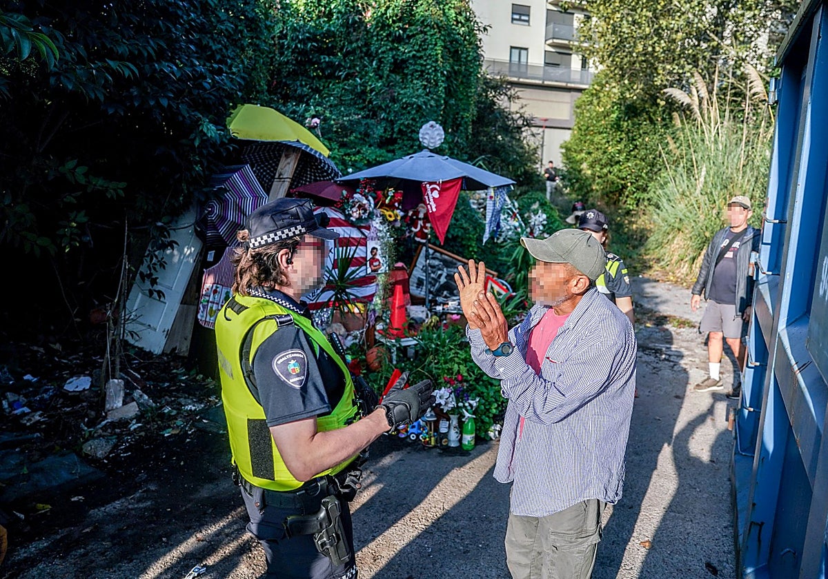 Operación policial para levantar un asentamiento ilegal en la antigua Sefanitro de Barakaldo