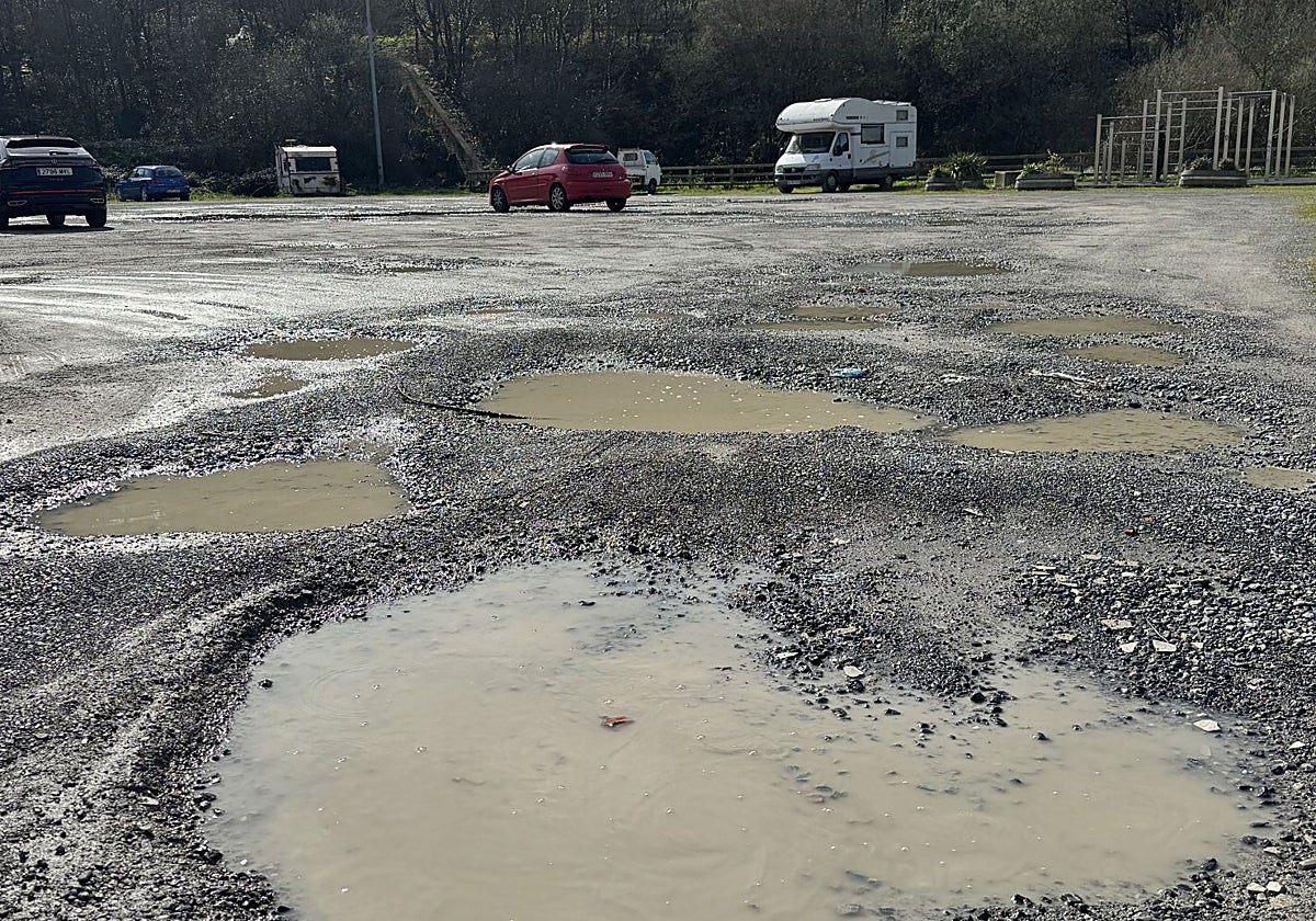 Malestar por la demora en arreglar el único parking disuasorio de Ondarroa