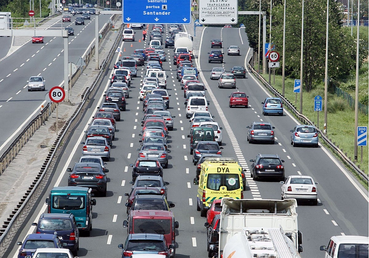 Empresas junto al metro, coches llenos y otras soluciones que no llegan