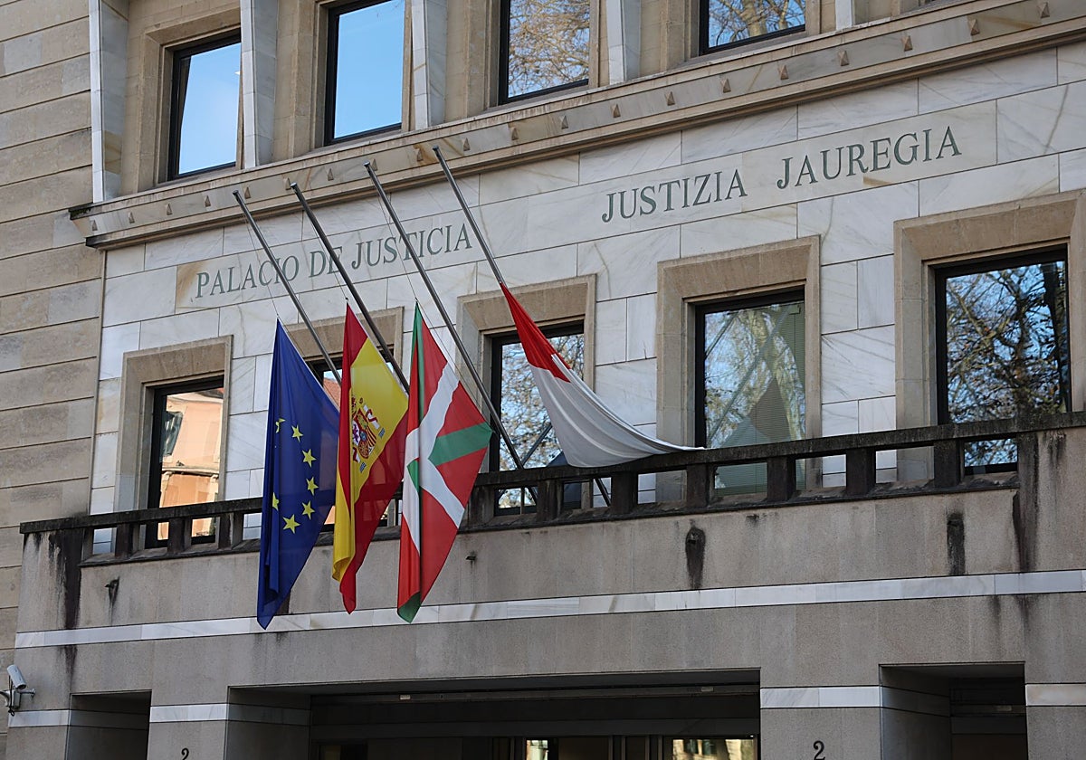 Un prestamista de Bizkaia deberá pagar 94.500 euros a la mujer que desahució