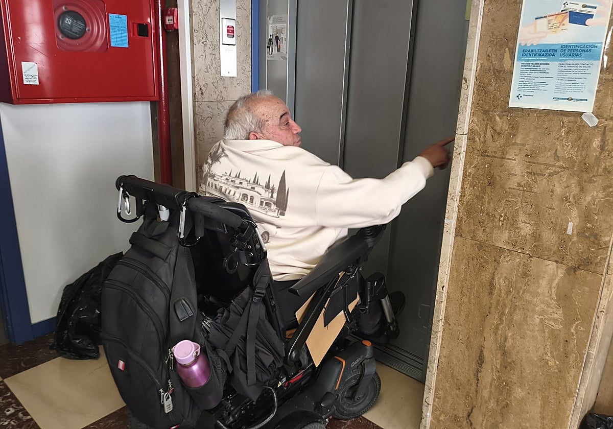 Dos horas atrapado en el ambulatorio de Kabiezes por una avería en el ascensor