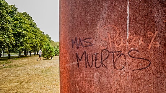 Detenido por atacar el monumento a las víctimas del terrorismo en Vitoria
