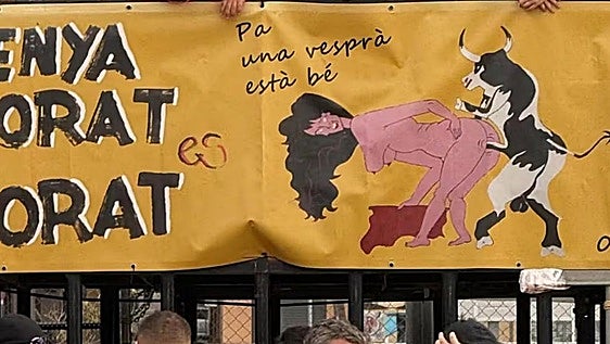 Polémica en Sagunto por un cartel de fiestas sexista: «Para una tarde está bien»