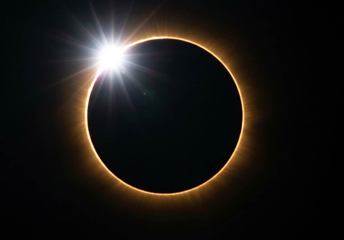 Visión del anillo de diamante previo al eclipse total.